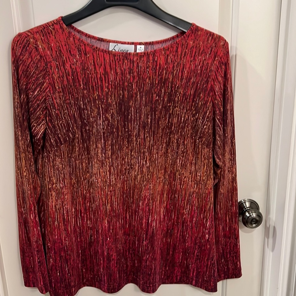Designer, Louis dell olio, special, enhance colors, T-shirt/top/blouse.